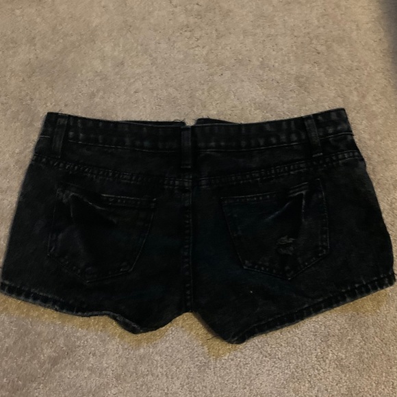 black shorts - Picture 2 of 2